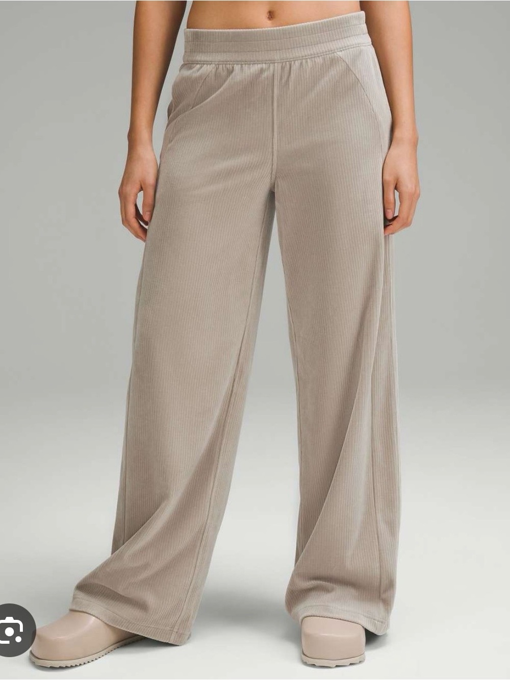 Scuba Mid-Rise Wide-Leg Velvet Cord Pant